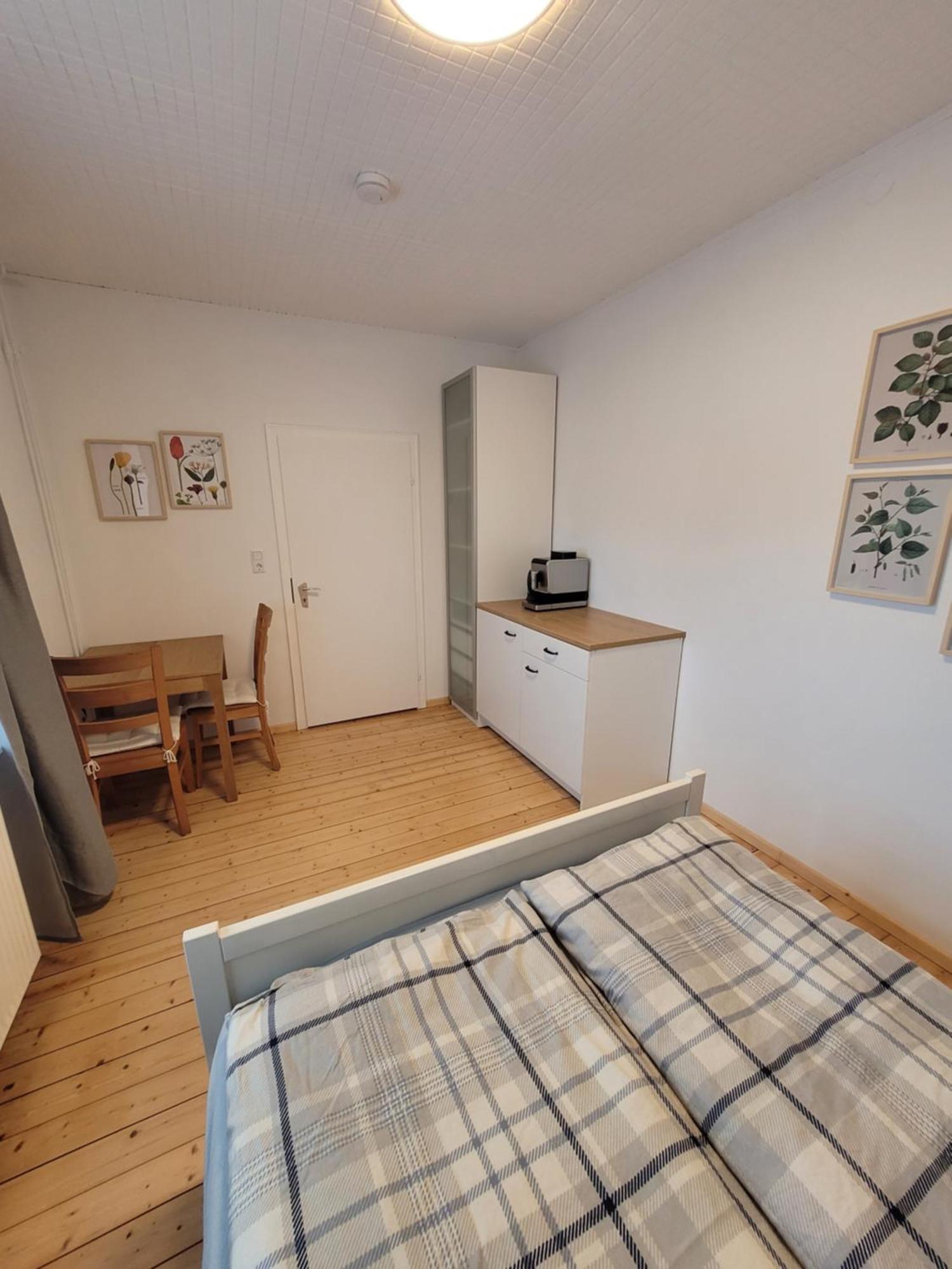 Ruhige, Kleine Unterkunft In Weyhe, Naehe Bremen Exterior foto